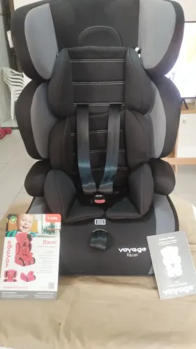 Cadeirinha Voyage Racer seminova 3 em 1 (de 9 a 36kg)