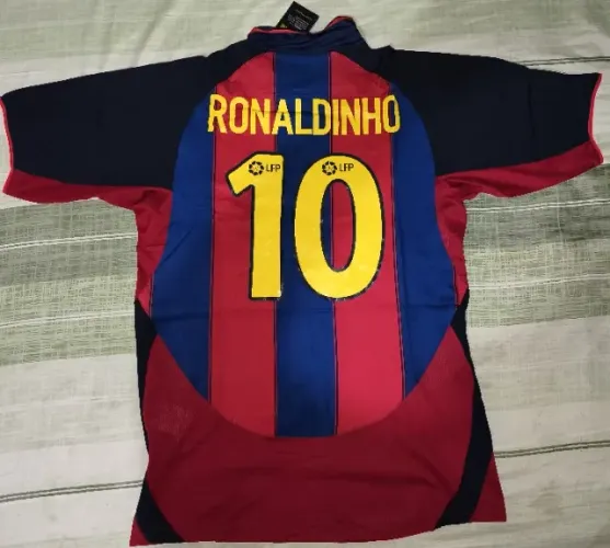 Camisa Barcelona Mandante #10 Ronaldinho