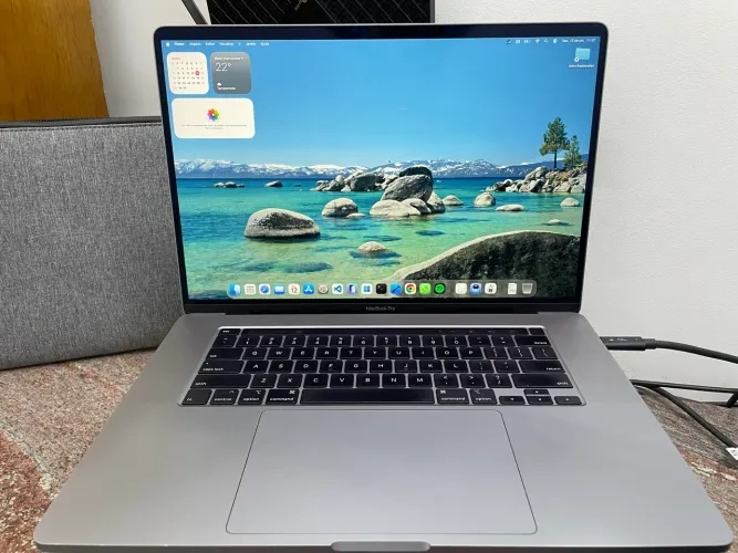 MacBook Pro i9 32GB 
