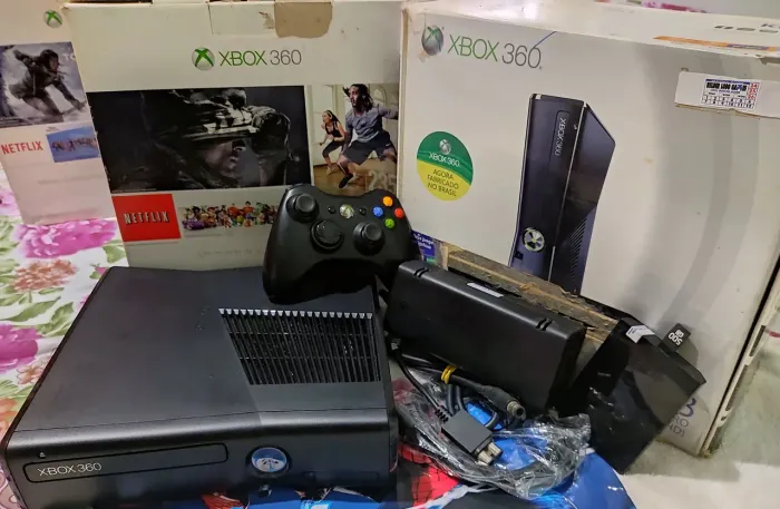 Xbox 360 completo(03 meses garantia/70 jogos/01 controle )