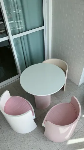 Mesa Infantil com 3 Poltroninhas 