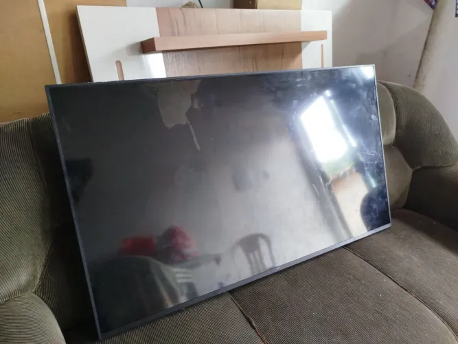 Smart tv LG 50 polegdas com defeito no display 