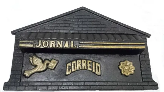 Caixa de correio em ferro fundido