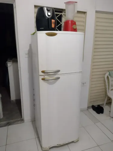 geladeira Electrolux DF34 Frost Free 