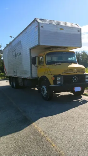 MB 1113 truck baú 10.5 MTS.