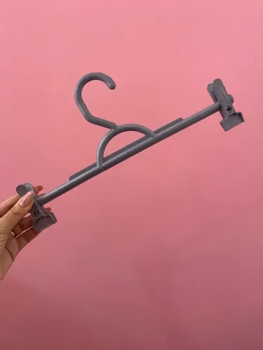 kit com 10 cabides com presilhas