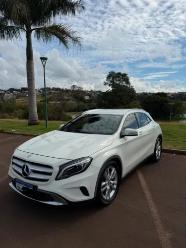 Mercedes-Benz GLA 200 Adv. 1.6/1.6 TB 16V Flex Aut. 2015