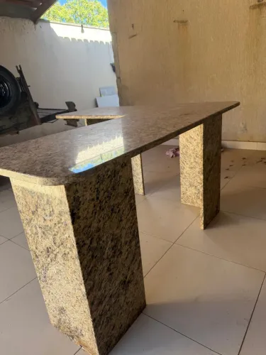 Vende mesa de escritório em granito