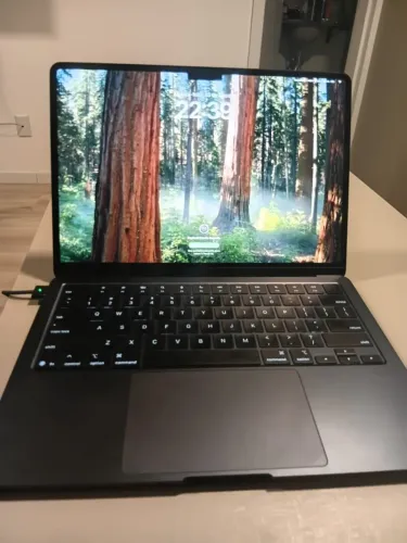 MacBook Air M4 - Blue Midnight - 16gb ram 256 SSD