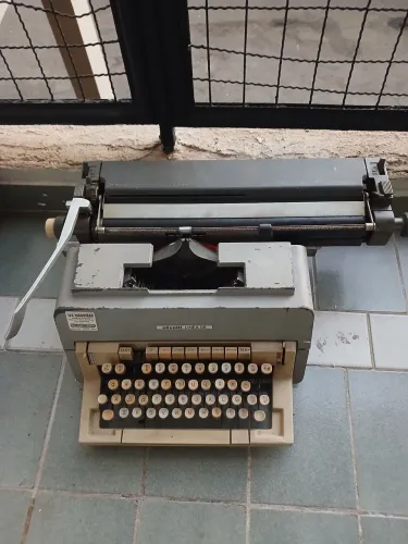 Máquina de tipografia