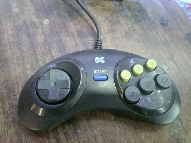 Lote com 2 controles de mega driver 