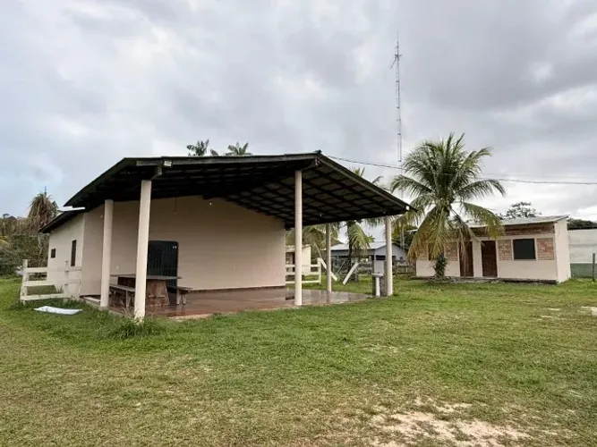 Alugo 1casa no Tepequém. Inclue também: 2APs,barracão p 40pessoas, area de camping,negócio