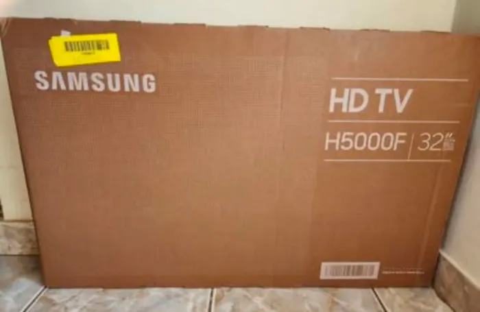(LACRADA) Smart Tv H5000f Hd 32 Polegadas 2025 Preto Samsung Bivolt