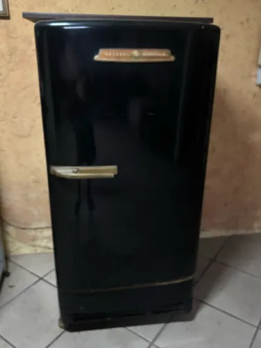 Geladeira GE década de 50