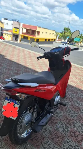 Vendo linda Biz 2026 Extra nova de verdade apenas 1.550 KM rodado tudo original