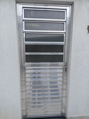 Porta Alumínio Ótimo Estado! 