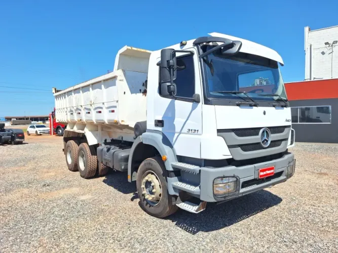 Mercedes-Benz Axor 3131 com Equipamento Roll On Off 6X4 2022/2023