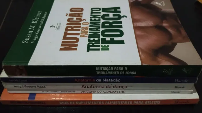 Vendo esses livros de educação física