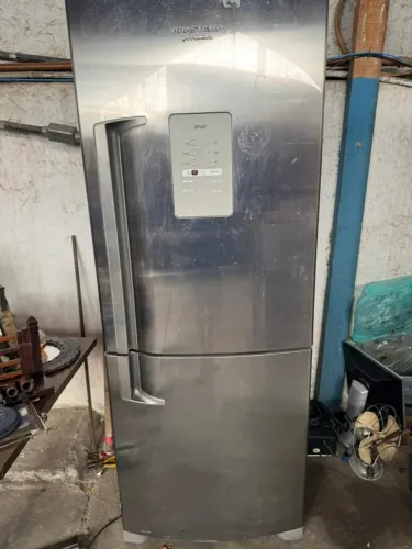 Geladeira Brastemp Bre50n Inox 422l Com Freezer No Frost (Usado)