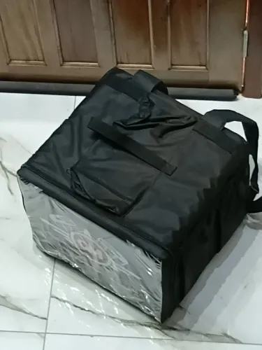 Vendo bag para ifood marmita pizza nova nunca usada paguei 200 vendo por 100
