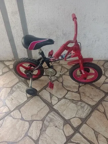 Bicicleta infantil aro 12 em ótimas condições de uso 