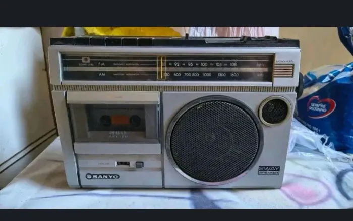 Rádio Sanyo Antigo
