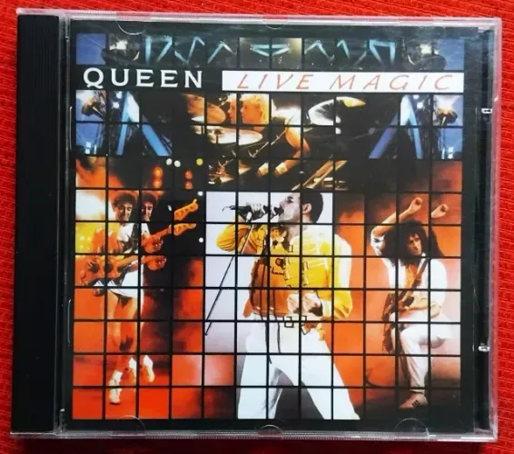CD Queen Live Magic Original (midia semi nova)