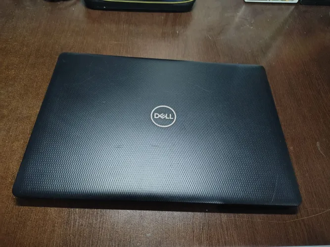 Ultrabook Dell Inspiron 3583 com i5 , tela de 15,6 e nvme.