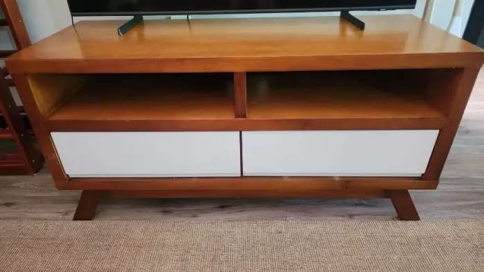 Rack de TV em MDF  (1,20m x 45 cm x 59 cm)