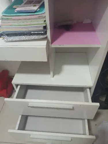 Escrivaninha c/ platileiras