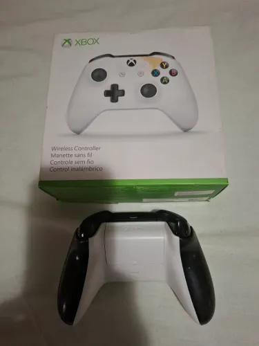 Controle de X Box One Semi Novo