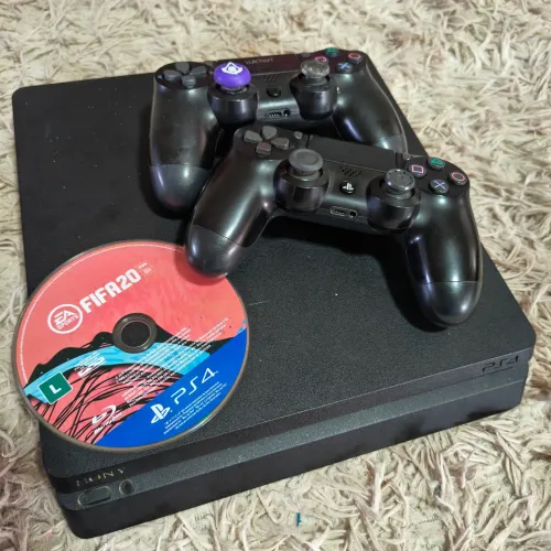 Playstation 4 slim 500gb controle e FIFA 20 + jogo brinde ( envio)