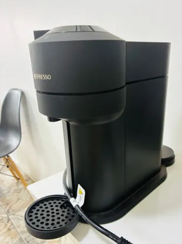 Cafeteira Nespresso vertuo pop ( preta 220v) usada em excelente estado