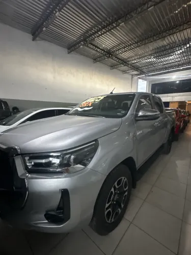 Toyota Hilux CD SRX 4X4 2.8 TDI 16V Diesel Aut. 2025
