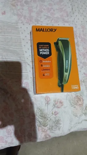 Máquina de cortar cabelo. 