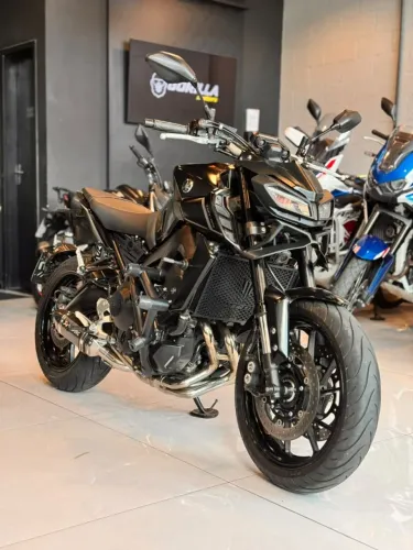 YAMAHA MT 09