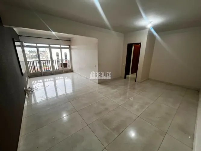 Apartamento com 3 Quarto(s) e 3 banheiro(s) para Alugar, 173 m² por R$ 3705 / Mês