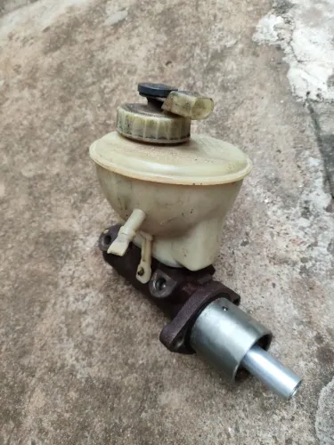 Vendo burrinho de freio com reservatório e par de pinças para disco sólido do golf mk3 