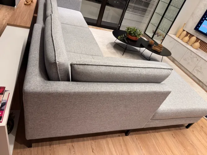 Sofá com Chaise