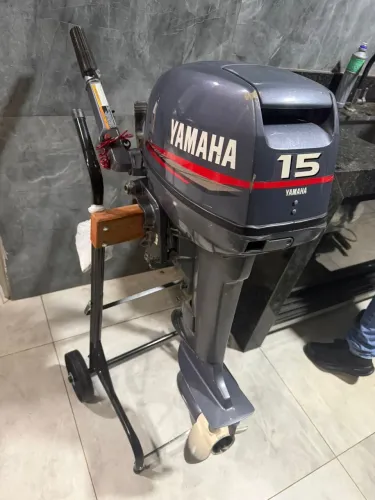 MOTOR POPA YAMAHA 15HP ANO 2013