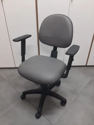 Cadeira Ergonômica Cinza
