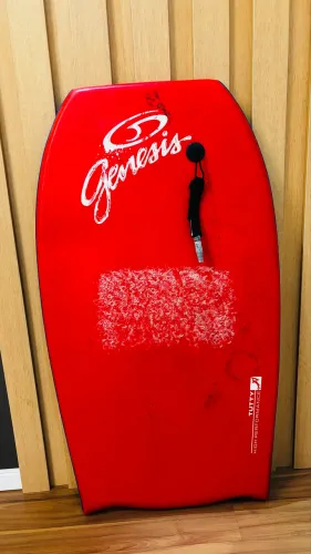 prancha de bodyboard semi profissional genesis tutty (capa de brinde)