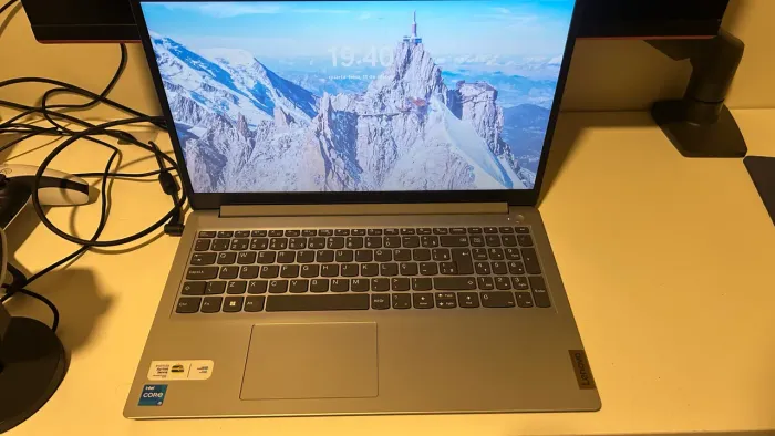 Vendo notebook Lenovo 