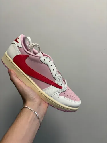 Tênis Travis Scott x Air Jordan 1 Low OG Sail Tropical Pink - 43 e 44 - Novo