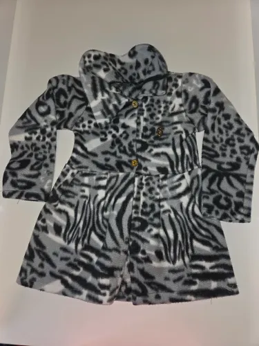 Casaco Infantil Feminino Animal Print de Pelúcia - Tamanho 2<br>R$15,00
