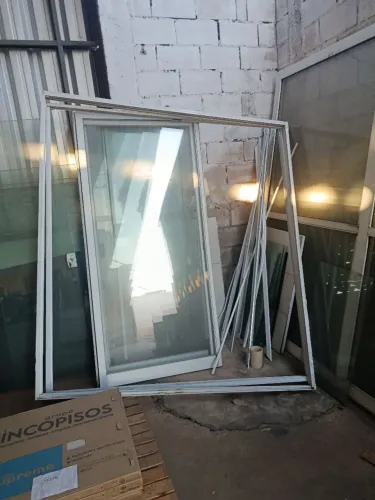 Porta duas folhas de vidro