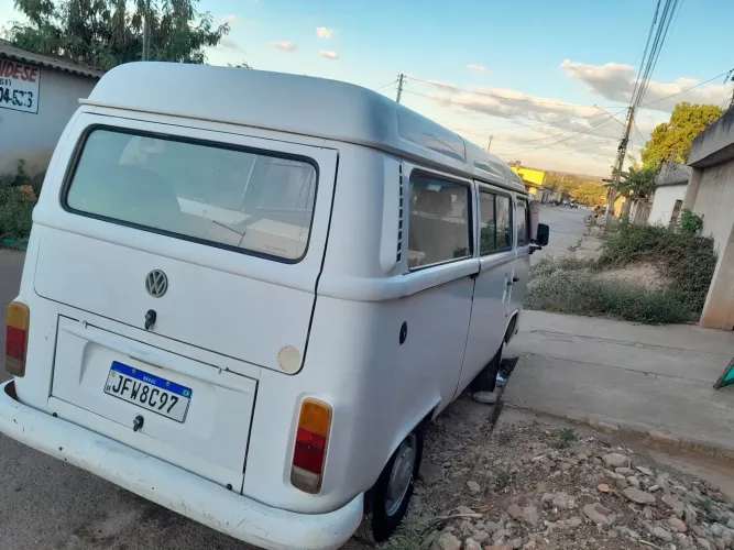 Volkswagen Kombi Lotação 1.6 MPI (álcool) 2001