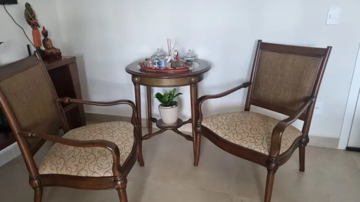 Vende-se bistrô de madeira 