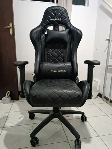 Cadeira Gamer poucas marcas de uso Thunder X3