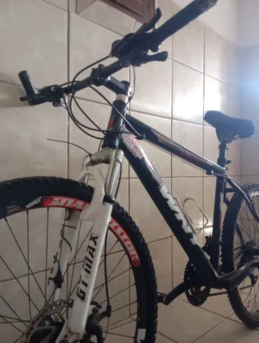 Bicicleta aro 26 super Nova usado para quem busca praticidade conforto e sofisticação